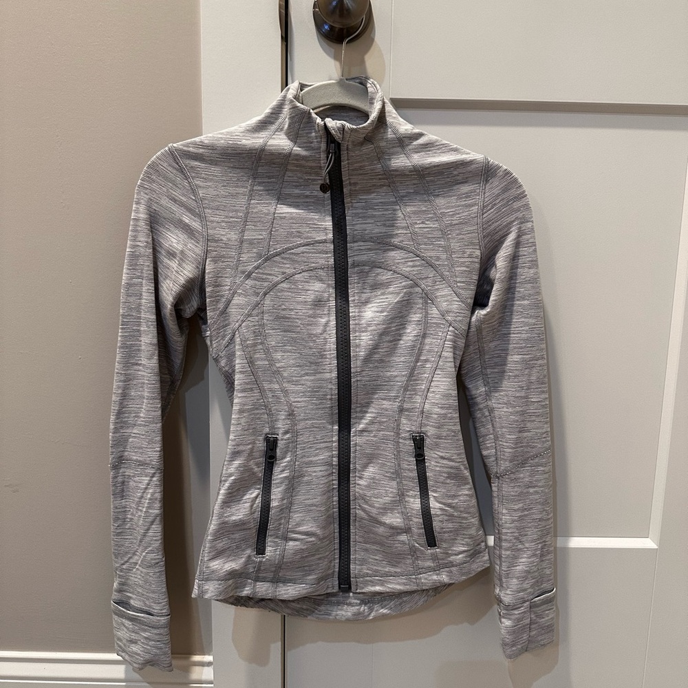 LULULEMON DEFINE JACK LUON LIGHT GREY SIZE 2